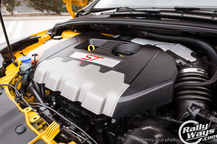 Ford Focus ST 2014 Engine Detail